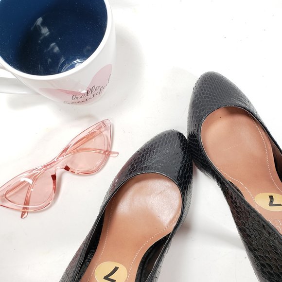 Vince Camuto Textured Platform Leather Heels, 7 - Picture 10 of 13